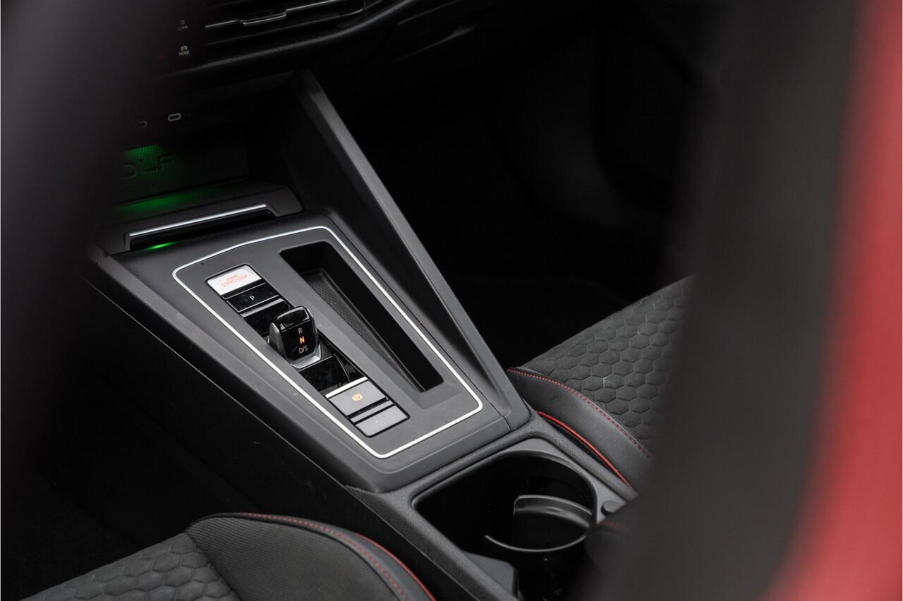 Volkswagen GOLF GTI Clubsport | 300PK | Pano | Keyless | IQ Light | Nardo | Camera | Lane & Side Assis | DCC | Sound