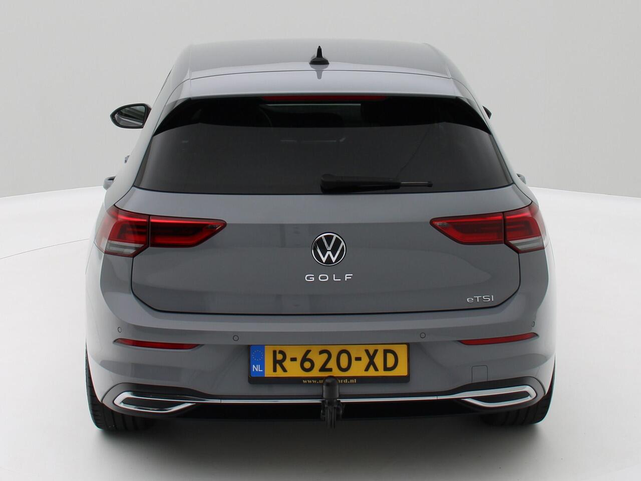 Volkswagen GOLF 1.5 eTSI R-Line Business+ 130pk Aut. / Virtual Cockp. / 19 inch / Trekh.