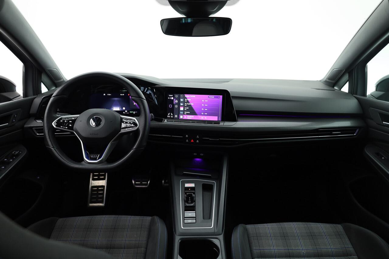 Volkswagen GOLF 1.4 eHybrid GTE | Pano | IQ. Light | Stoel- Stuurverw. | 19'' | PDC | Apple CarPlay | Navi |