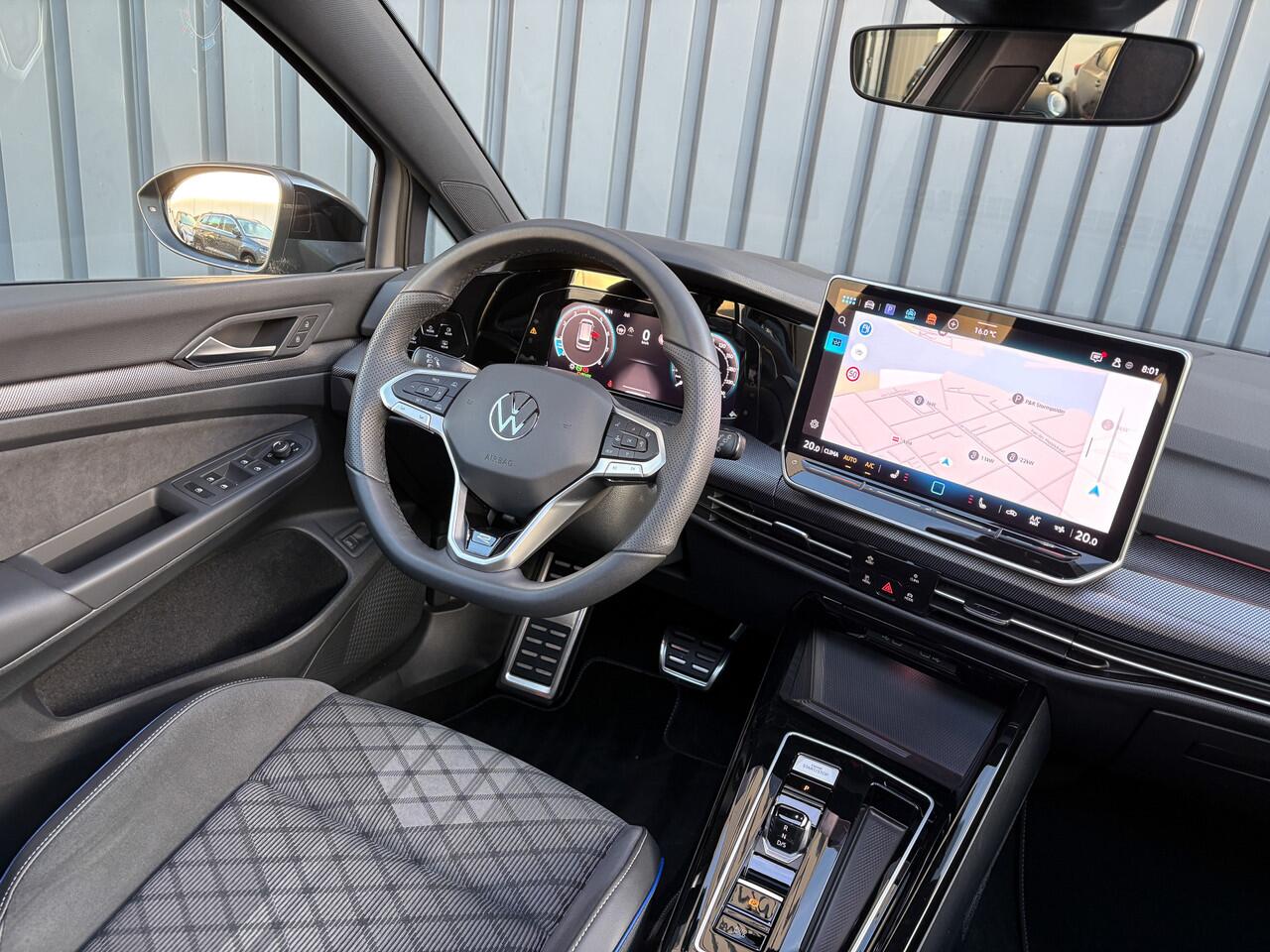 Volkswagen GOLF Variant 1.5 eTSI R-Line Edition | Pano | Trekhaak wegkl. | IQ Light | Head Up | Elk. A-klep | Prijs Rijklaar!!