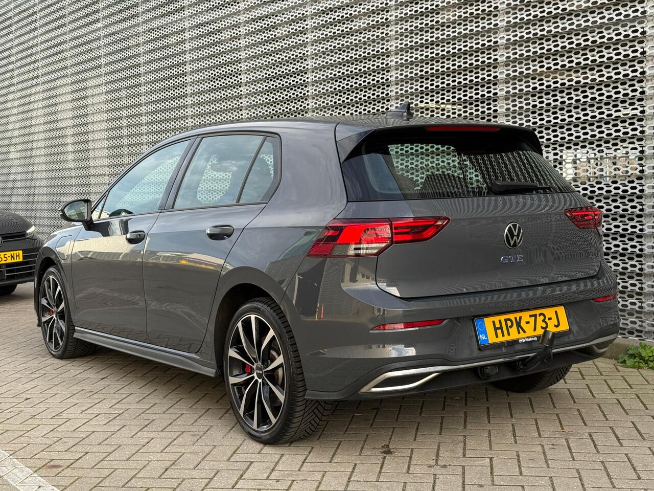 Volkswagen GOLF 1.4 eHybrid GTE / Afneembare Trekhaak / Achteruitrijcamera / Stuur + Stoelverwarming / LED-Plus / Draadloze App-Connect **