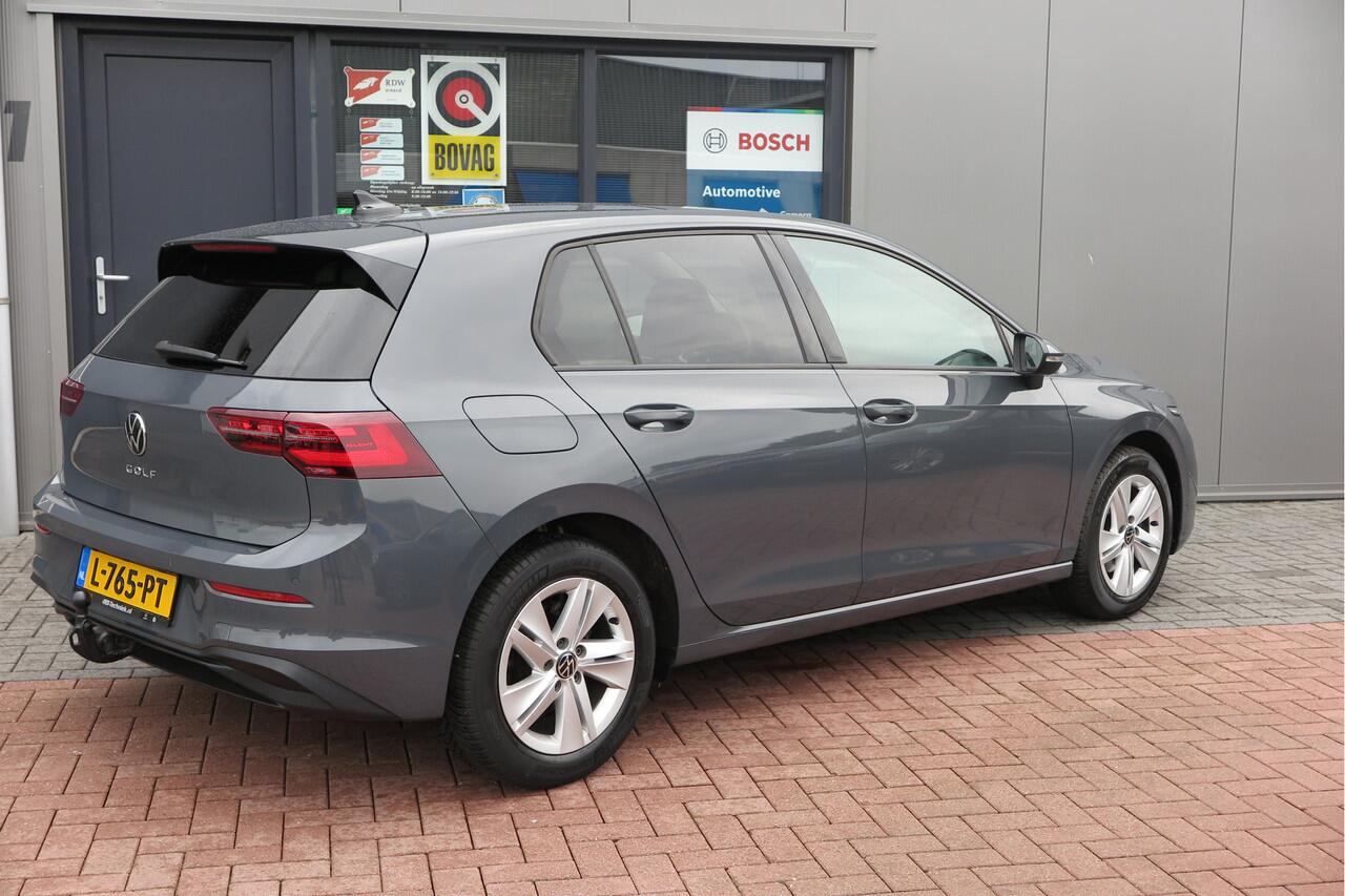 Volkswagen GOLF 1.5 TSI 96kw 130pk Style , Panorama dak , Led, Virtual cockpit ,Trekhaak uitklapbaar, PDC, Navigatie via Carplay , DAB+ , Stoelverwarming,Alcantara bekleding, etc.