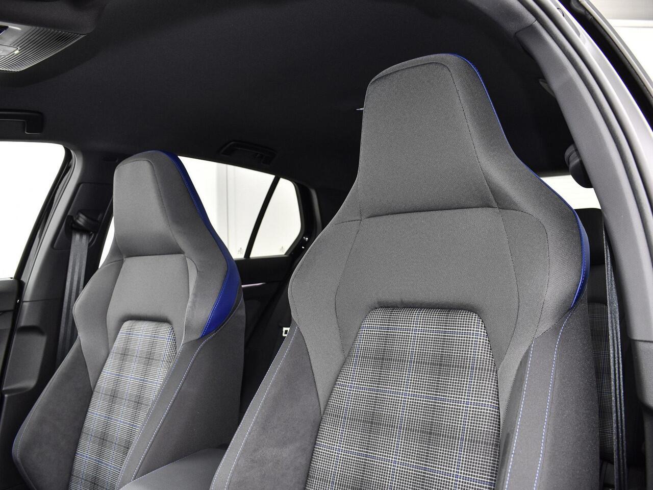 Volkswagen GOLF 1.5 272pk DSG eHybrid GTE · Apple/Android Car Play · Camera · Navigatie · Stoelverwarming · Dodehoek Detectie · Trekhaak · 18'' Inch · Garantie t/m 06-02-2030 of 100.000km