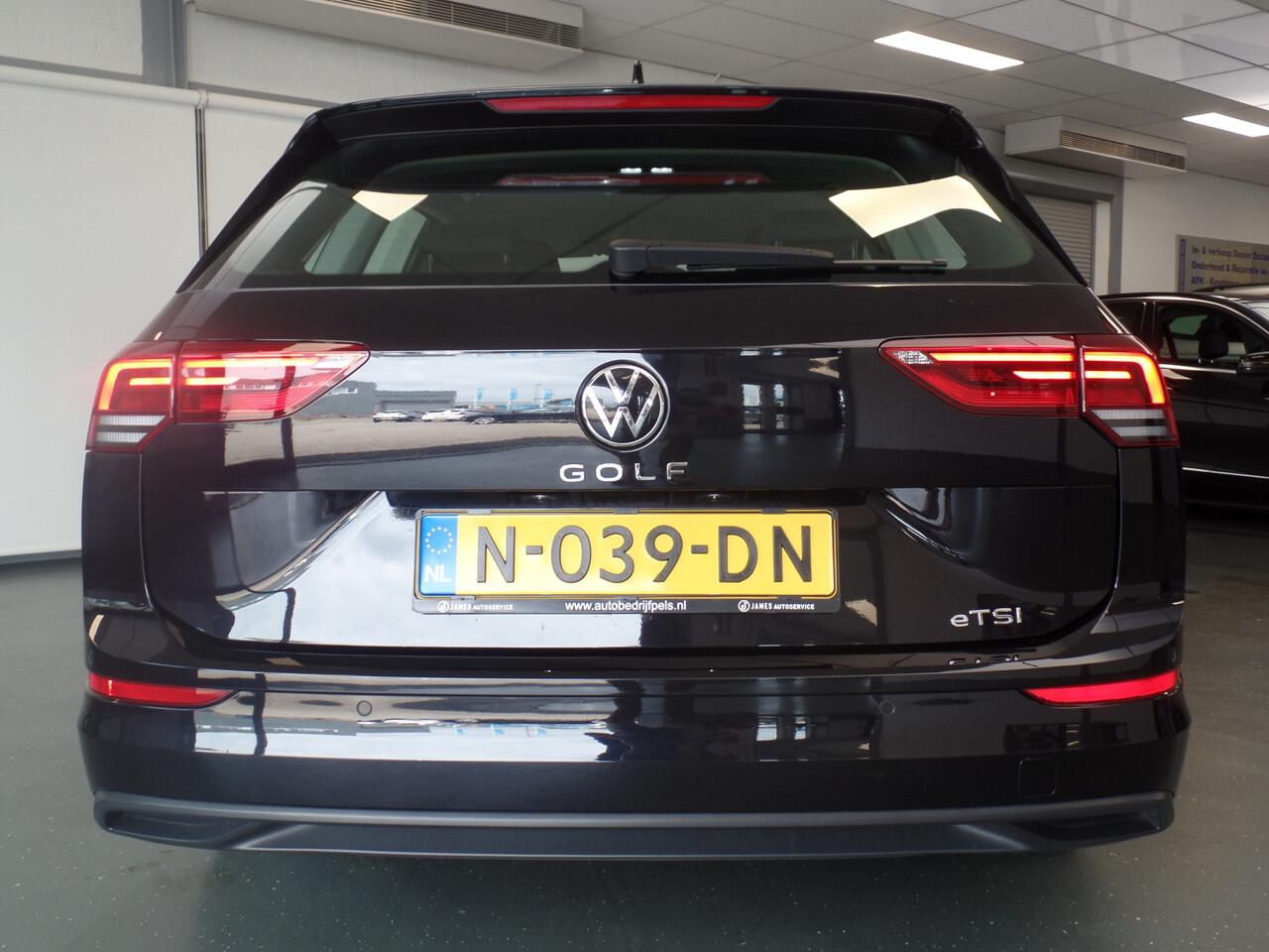 Volkswagen GOLF Variant 1.0 eTSI Life Business Automaat, Navigatie, Clima controle, Cruise controle, Alcantara bekleding, Stuurverwarming, Stoelverwarming, Massage stoel, Xenon, Elek ramen, Pdc V/A, Lm velgen 16'', Zeer compleet, Neder Bovag afleverpakket 695,-