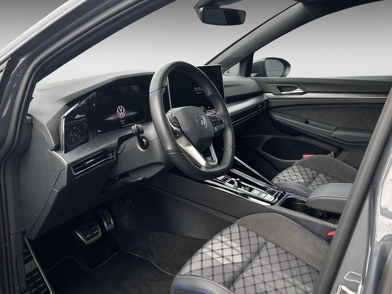 Volkswagen GOLF Variant 1.5 eTSI R-Line Edition 115PK DSG | IQ Led | 360 graden camera | Virtual cockpit | Stoelverwarming |