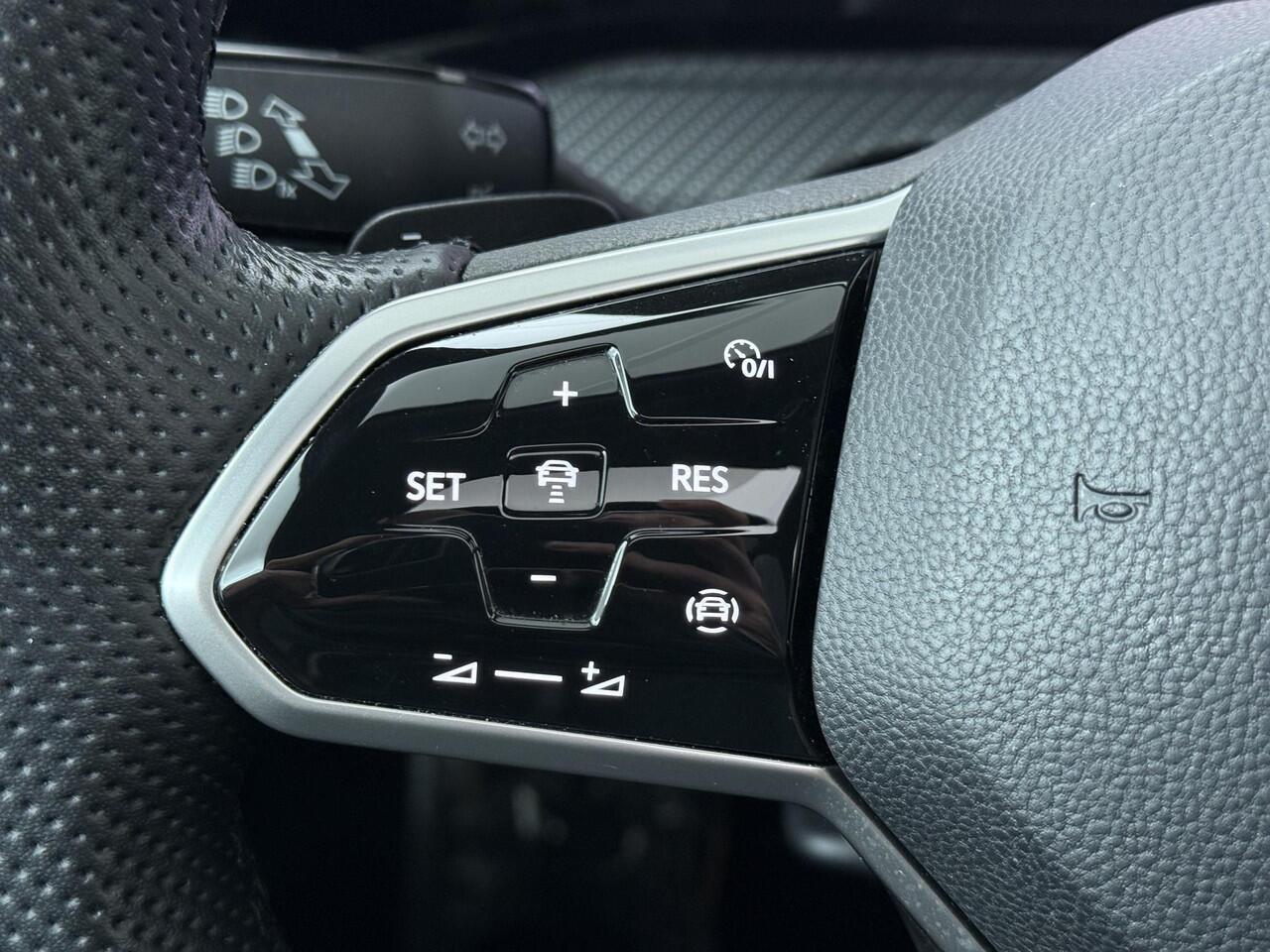 Volkswagen GOLF 1.5 eTSI R-Line Business+ | 150 PK | Automaat | Multifunctioneel stuurwiel | Cruisecontrol | Stoelverwarming |