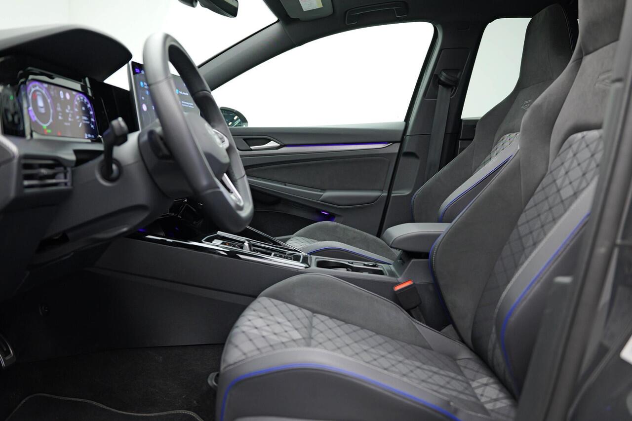 Volkswagen GOLF 1.5 eTSI R-Line Edition |Pano|HUD|360 Camera|VOLL|