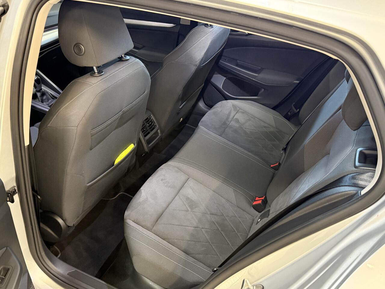 Volkswagen GOLF 1.5 TSI Life Business | Memory stoelen | Camera | Full LED | Apple Carplay