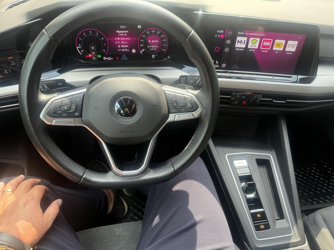 Volkswagen GOLF 1.5 eTSI R-Line Aut. Style | LED | Stoel + stuurverwarming | ACC | PDC 07-2020 76.689 KM