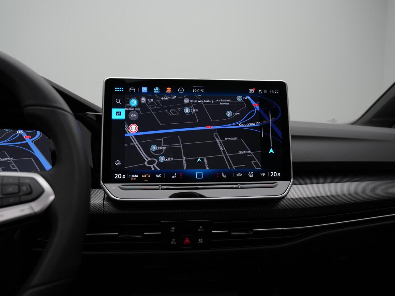 Volkswagen GOLF 1.5 eHybrid 272 pk DSG GTE | Panoramadak | Trekhaak | Adaptief onderstel | Head-up display | 360 Camera