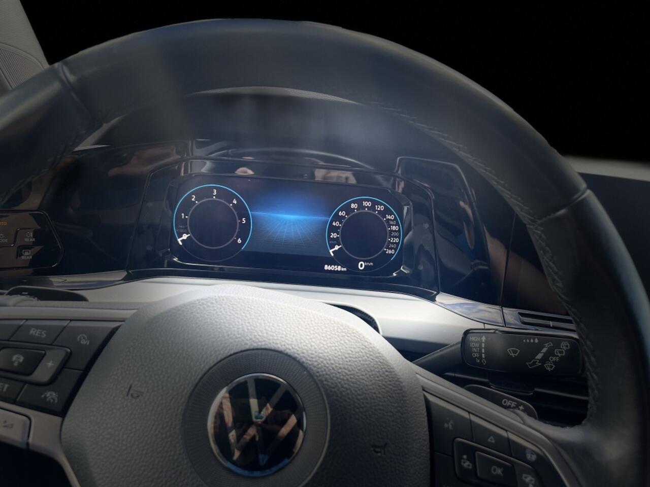 Volkswagen GOLF 2.0 TDI Life.Bns Dsg(7)|IQ.drive|Trekh|Cam|Pdc|Full