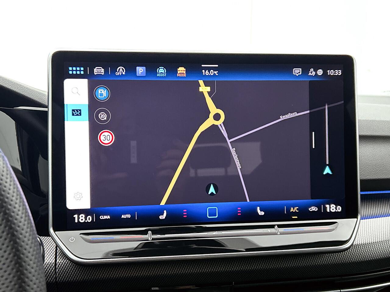 Volkswagen GOLF 1.5 eTSI R-Line Edition Stoelverwarming | Climate Control | Lichtmetalen velgen | 360-Camera