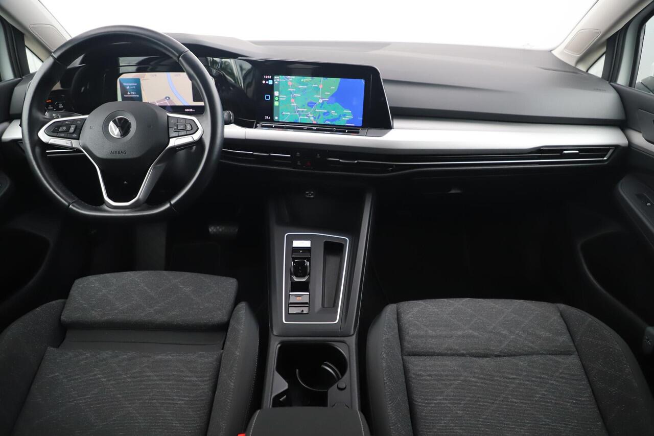 Volkswagen GOLF Variant 1.0 eTSI Life Automaat Navigatie Carplay Android Memory Sportstoel Getint Glas 17 inch LMV Sfeerverlichting Adaptive Cruise