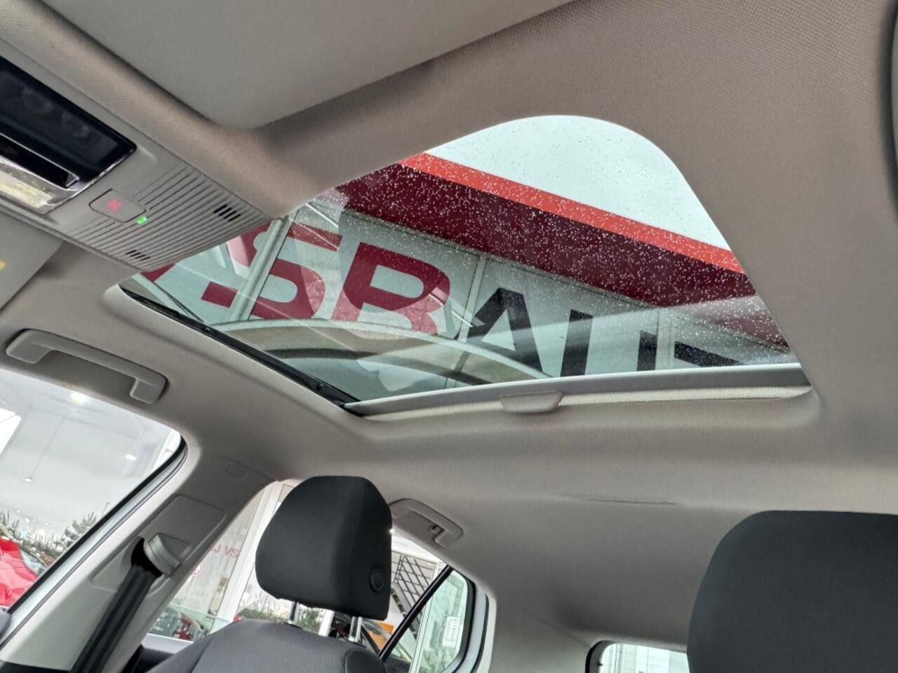 Volkswagen GOLF 1.5 TSI ACT. 150PK 1STE-EDITION NAVI PANO-DAK TREKHAAK DIGITALE-SCHERM AIRCO LMV PDC