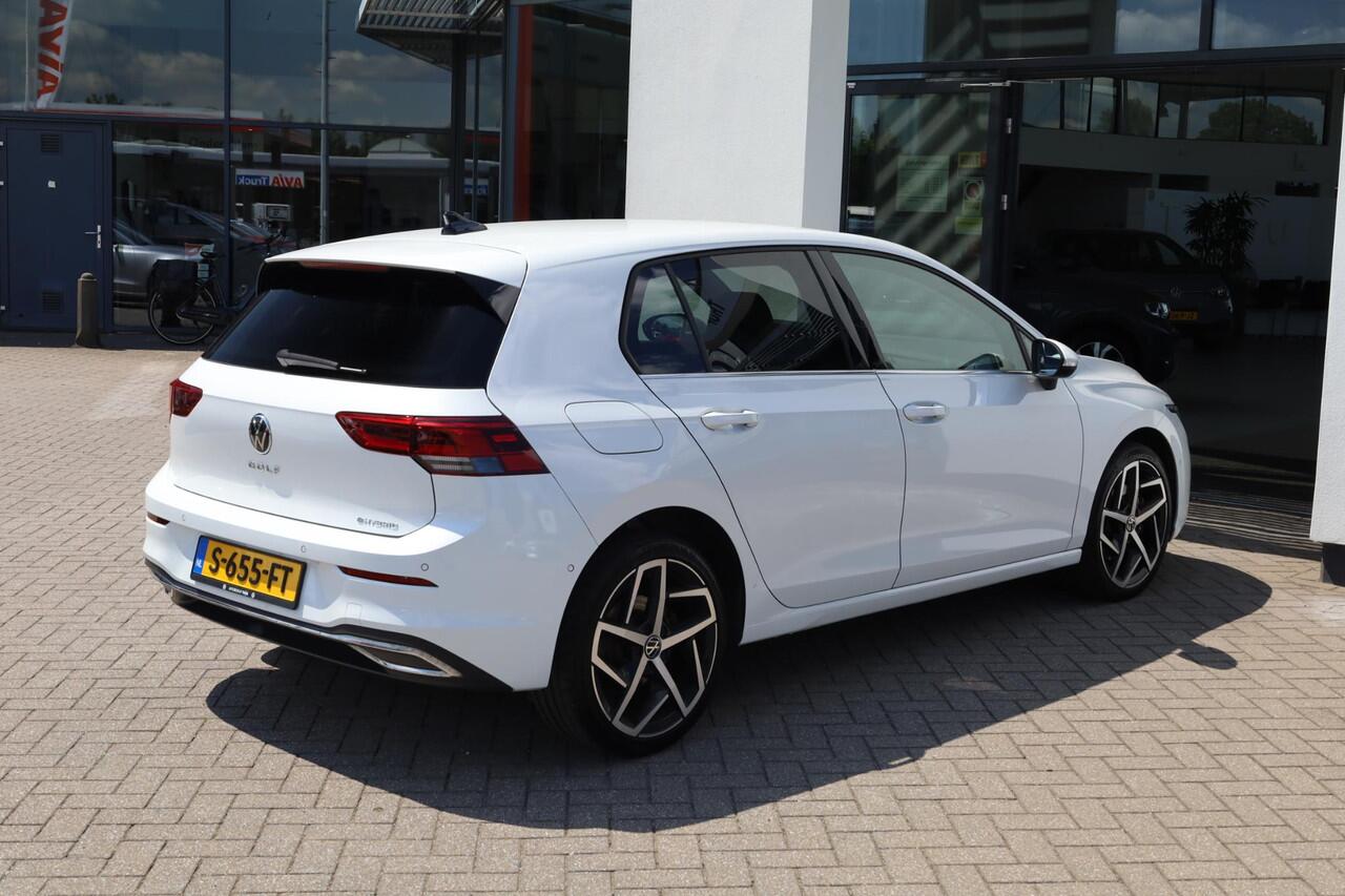 Volkswagen GOLF 1.4 eHybrid Style PL ¤682 p/m* 204PK / 150kW Afneembare trekhaak, ErgoActive, LED plus + strip, verwarmbare voorstoelen, keyless, travel assist, spiegelpakket met geheugen, digital cockpit pro, pre-crash, ACC met Stop&Go, draadloos app connect, achteruitr