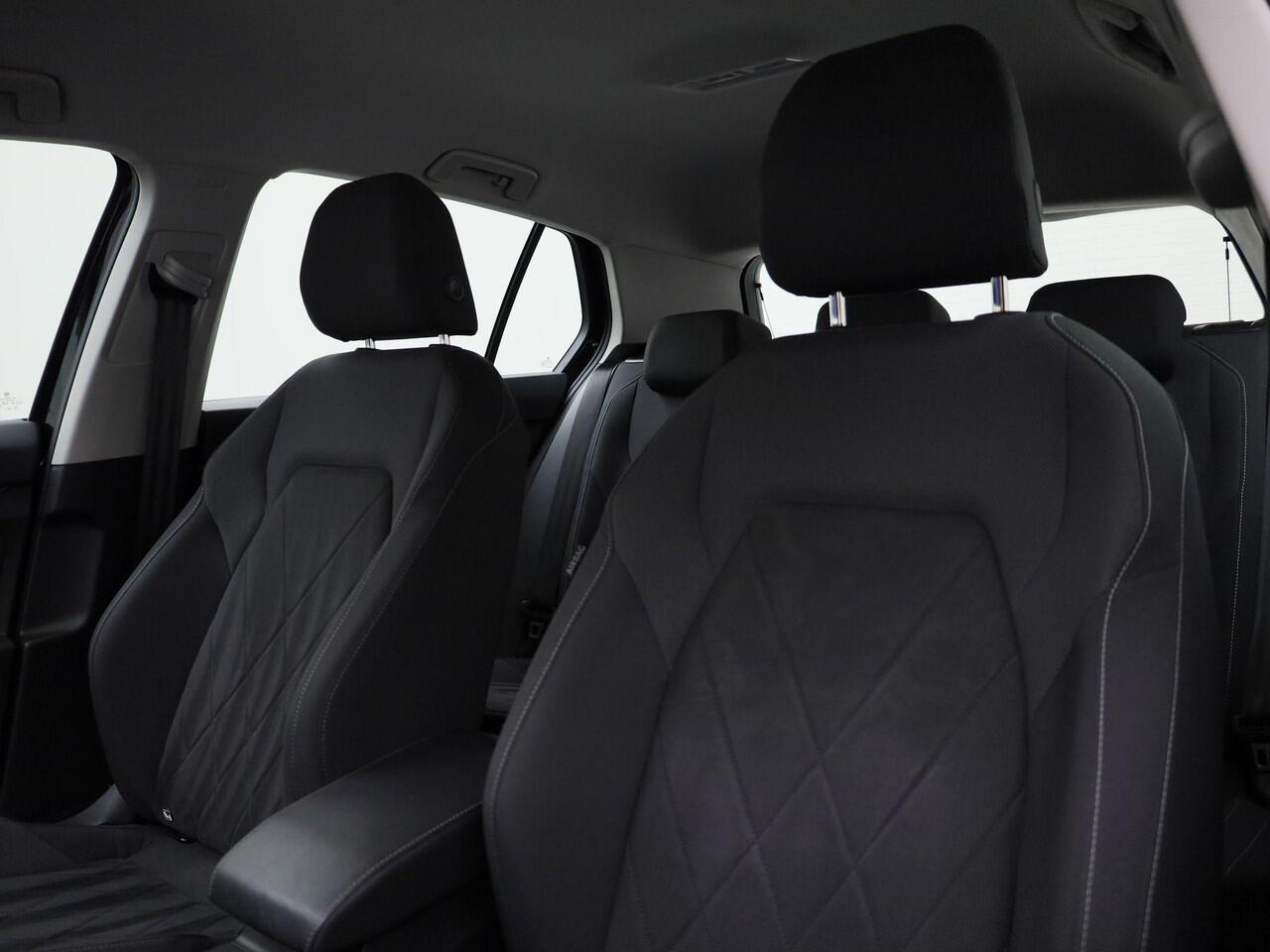 Volkswagen GOLF 1.4eHybrid 150kW/204PK Style DSG · Camera + Parkeersensoren · Navigatie · Massagefunctie · Apple/Android