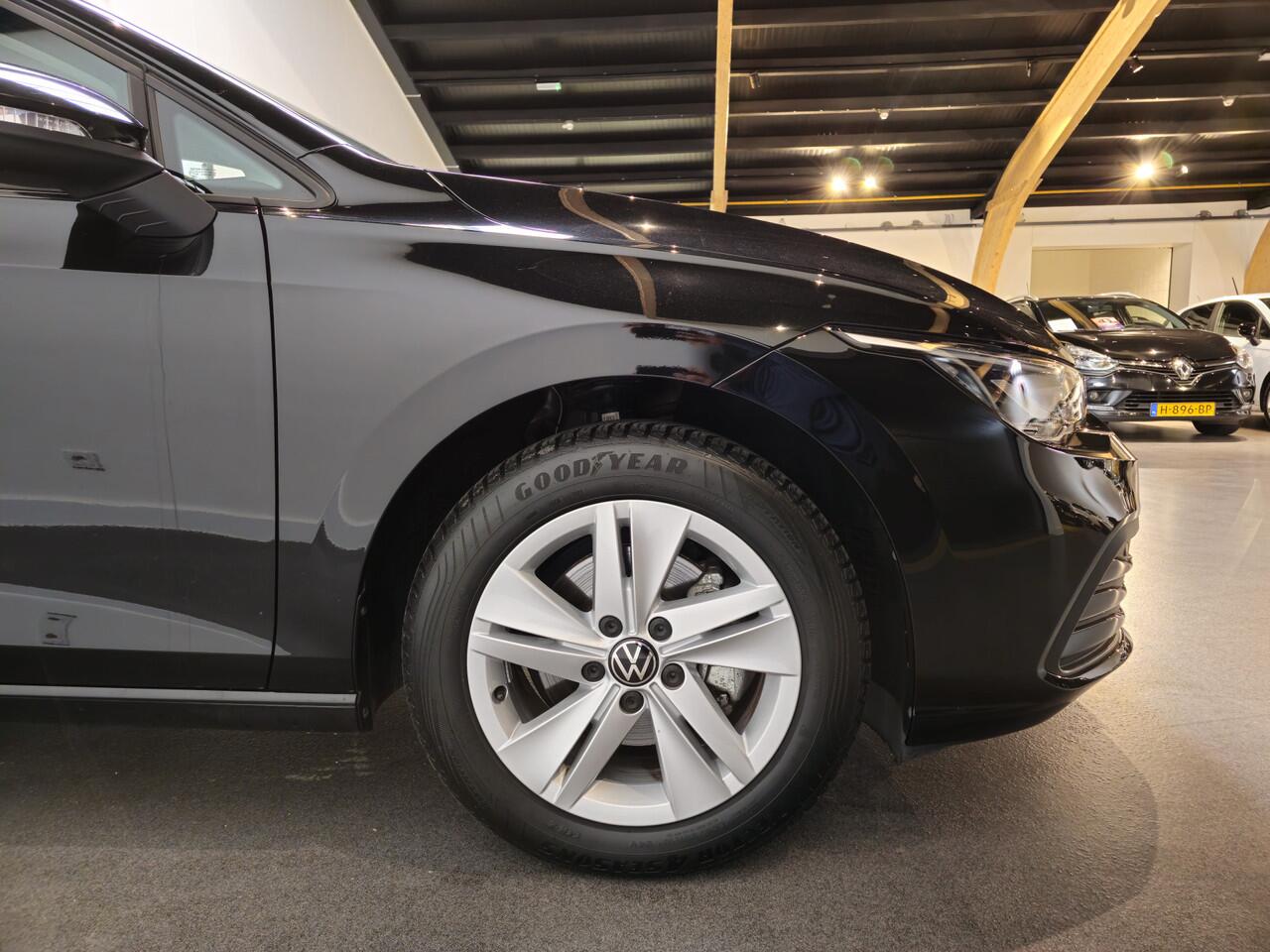 Volkswagen GOLF 1.0 eTSI Life Business - Apple Carplay/Android Auto draadloos - Adaptive Cruise - Virtual Cockpit