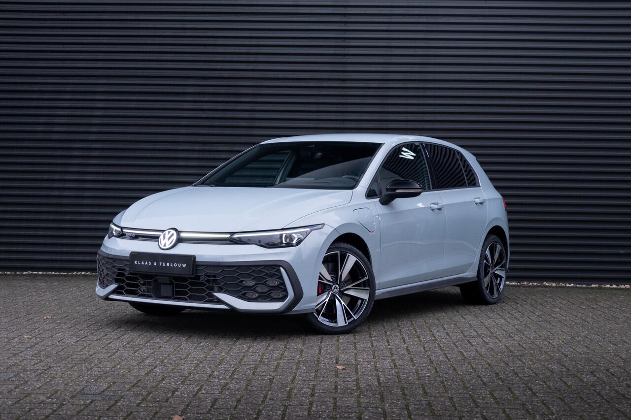 Volkswagen GOLF 8.5 1.5 eHybrid GTE / IQ Light / 3 zone airco / Apple Carplay / Ice Blue Metallic / ACC Cruise Control
