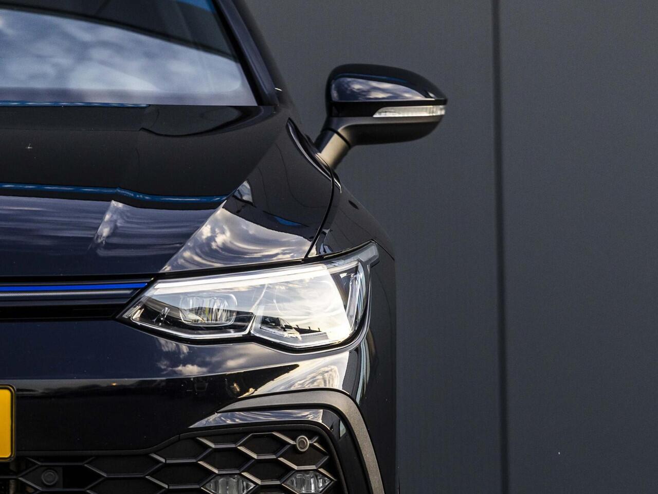 Volkswagen GOLF 1.4 eHybrid GTE volledig akrapovic. sport pakket.