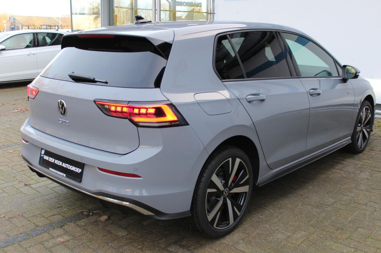 Volkswagen GOLF 1.5 eHybrid GTE 272 pk | Panorama dak | Stoel/Stuur verwarming | 360* Camera | Schuif/Kantel dak | Adaptive cruise controler | Keyless start | Apple CarPlay/Android Auto | Draadloze telefoonlader | IQ.Lights | Climate controle | Parkeersensoren V+A | Navi
