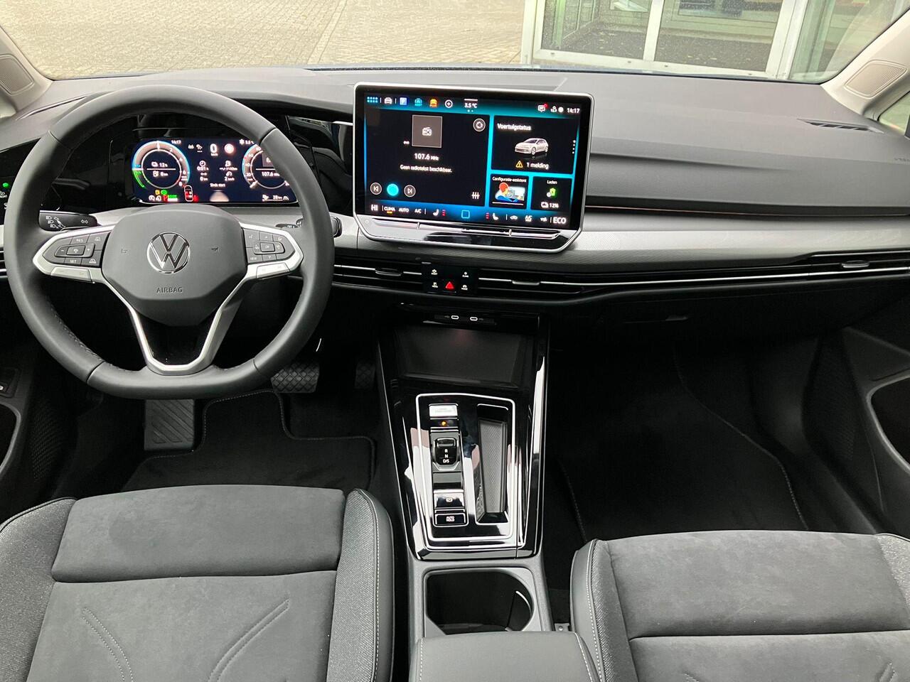 Volkswagen GOLF 8 Style Edition 1.5 eHybrid 150 kW / 204 PK DSG | Panoramadak |