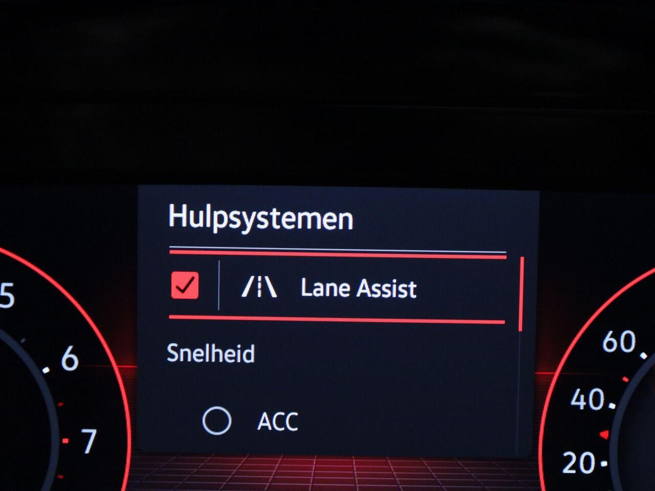 Volkswagen GOLF Variant 1.5eTSI 150PK DSG R Line · Panoramadak · Apple/Android · Camera + Parkeersensoren · Garantie tot maart 2026 of 40.000km