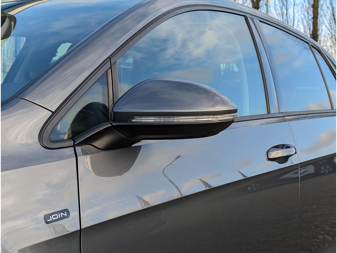 Volkswagen GOLF 1.5 TSI Highline | Automaat, Digitaal Display, Dodehoekherkenning, Lane assist, Camera, Navigatie, zeer luxe!