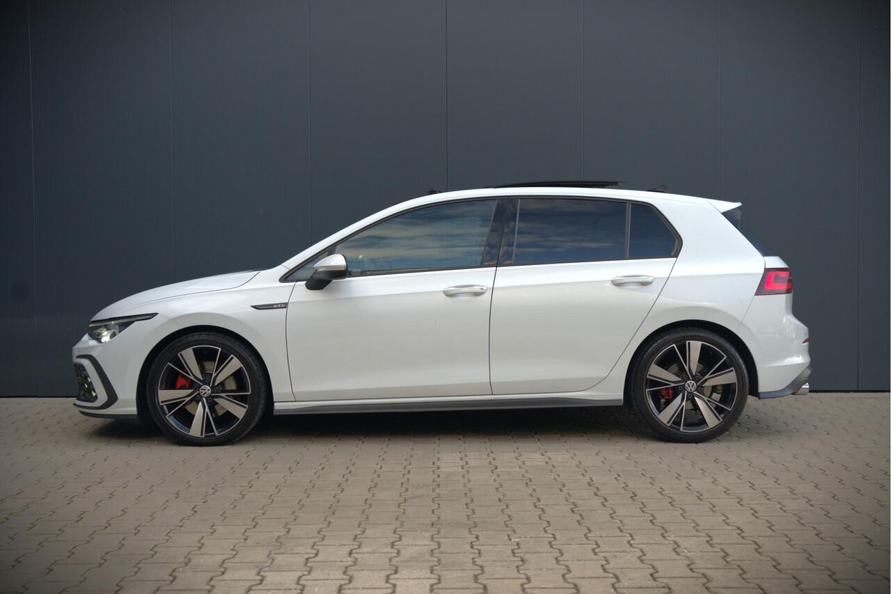 Volkswagen GOLF 2.0 TDI GTD | Panoramadak | Stoelverwarming | Stuurverwarming | Adaptive Cruise Control | Apple Carplay | Sport & Sound | Adaptief Onderstel | Keyless | IQ Light LED | Camera | Ambiance Verlichting