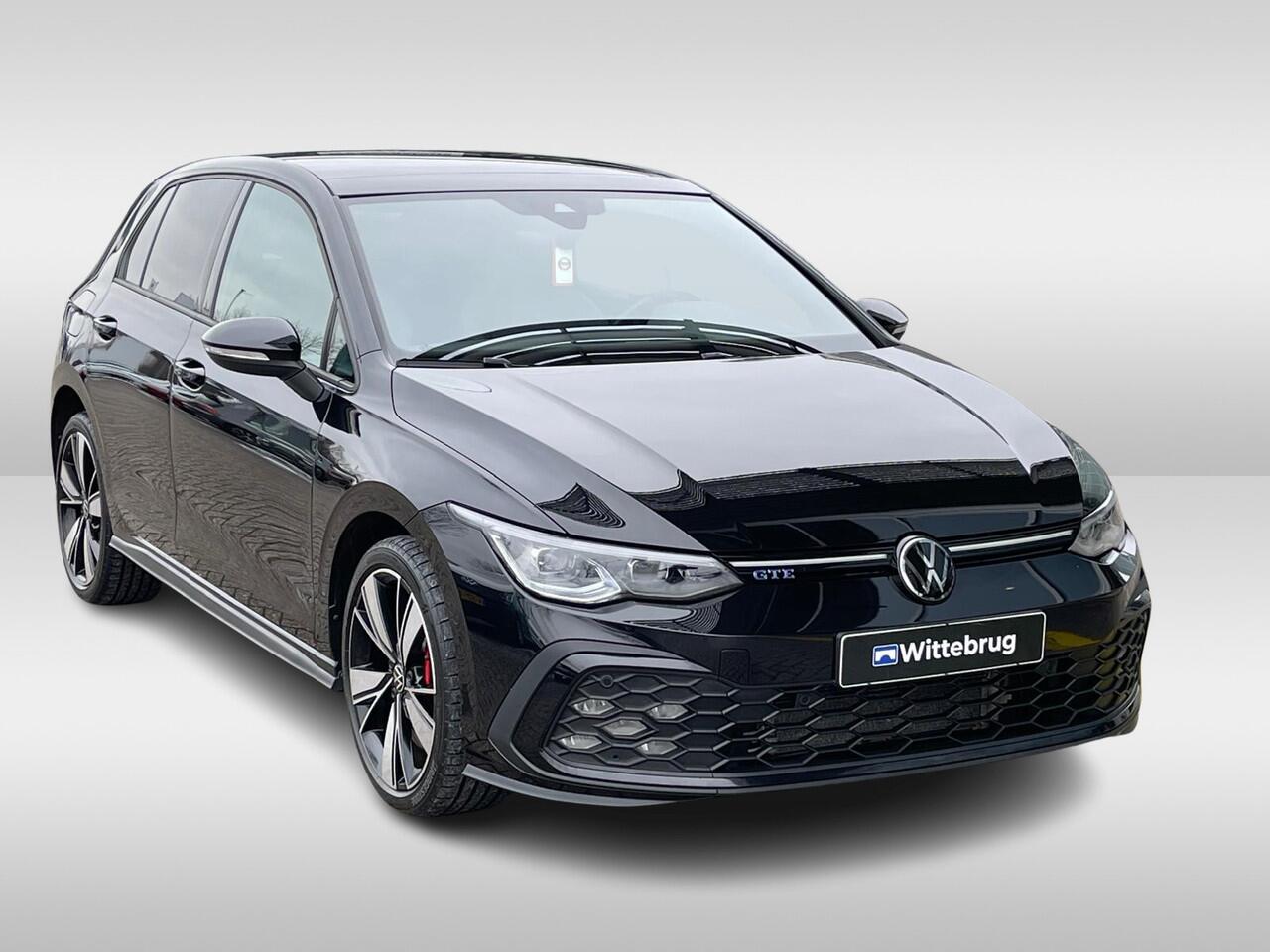 Volkswagen GOLF 1.4 eHybrid 245PK DSG GTE / Panoramadak / Black Style / Leer / Matrix-Led / Digital Cockpit Pro / 18'' LMV / VW