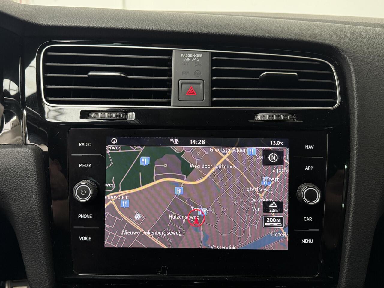 Volkswagen GOLF Variant 1.5 TSI Highline Business R | Navigatie | Camera | Cruise control adaptief | R-line