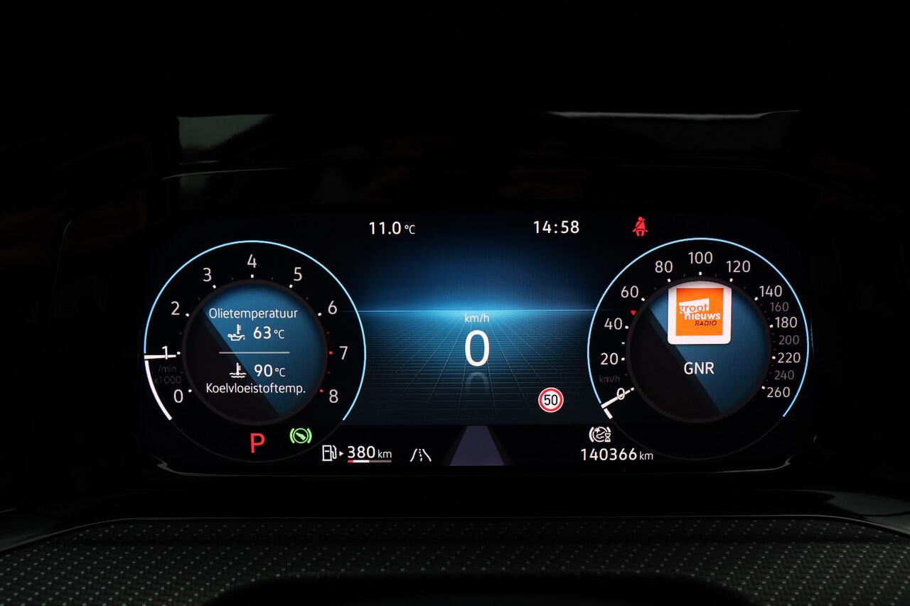 Volkswagen GOLF Variant 1.5 eTSI R-Line, Pano, trekhaak