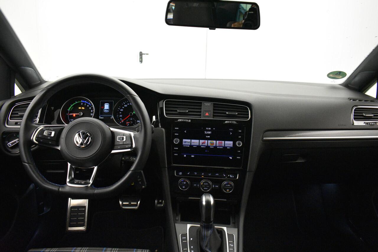 Volkswagen GOLF 1.4 TSI PHEV - GTI Hybrid 204PK Camera dodehoek detectie Stoel verw App Con