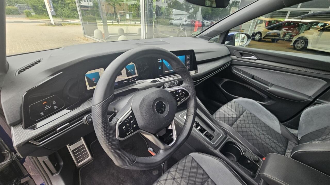 Volkswagen GOLF 1.5 eTSI R-Line NLauto | Dealeronderhouden