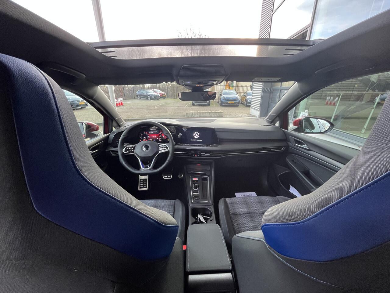 Volkswagen GOLF 1.4 eHybrid 245pk DSG GTE / Panorama dak / Head up display / Standkachel / Camera / Stuur & Stoelverwarming / 18'' LMV