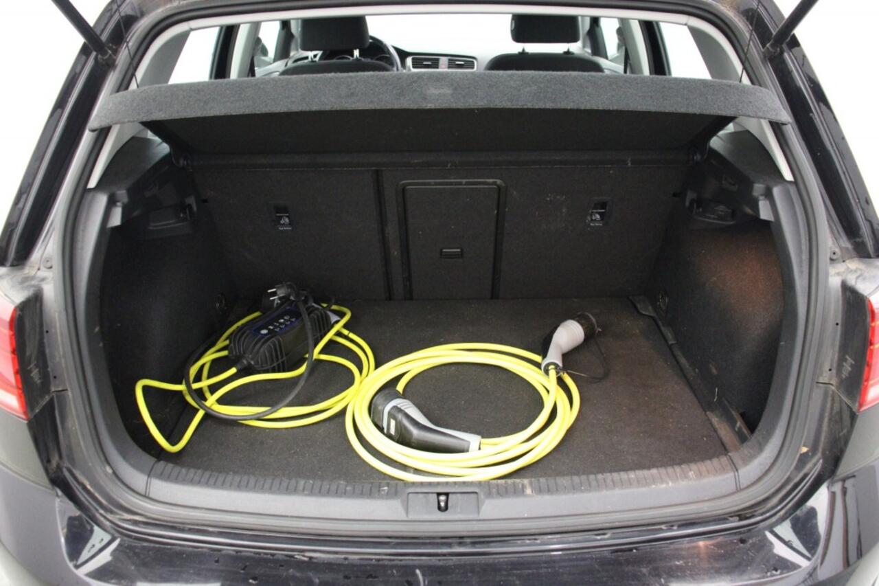 Volkswagen GOLF e-Golf Electric - Navi, Camera, Cruise, Clima
