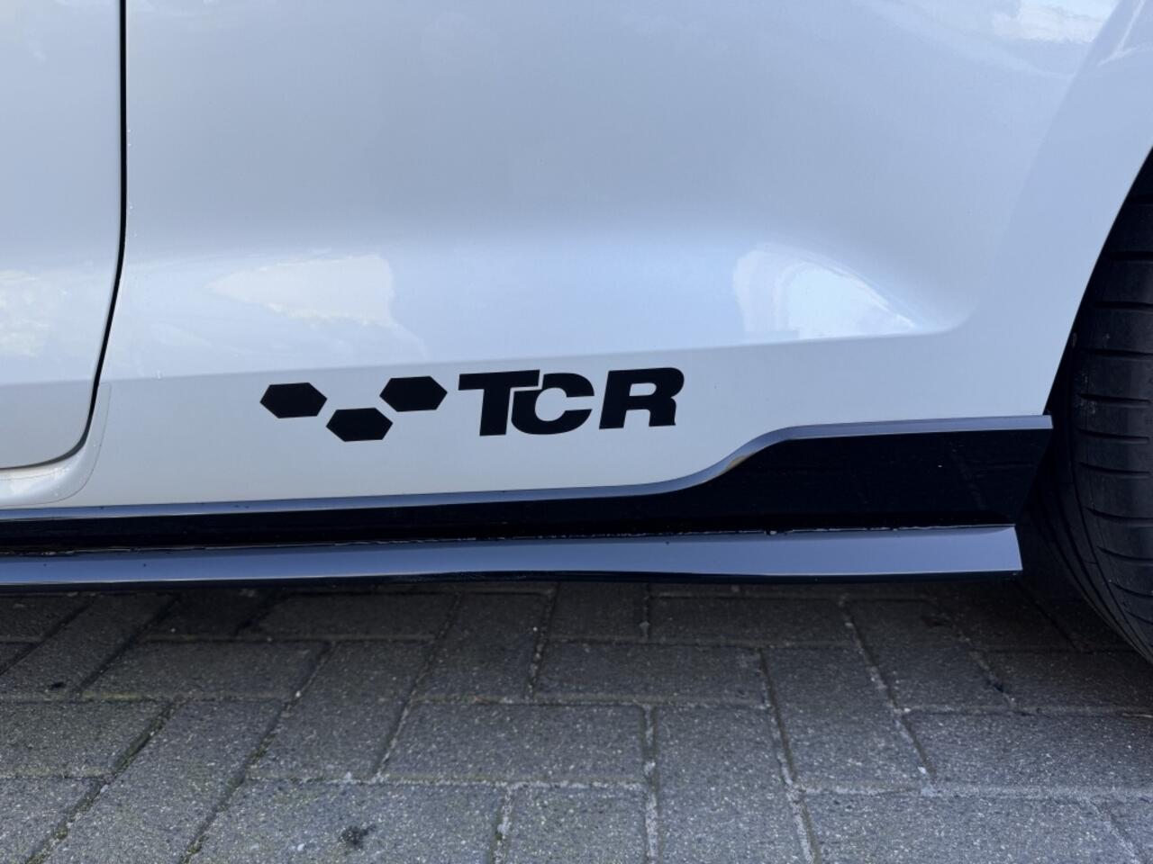 Volkswagen GOLF GTI Tcr