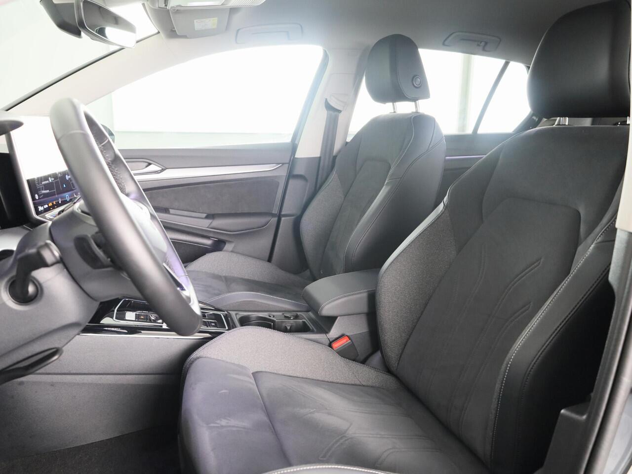 Volkswagen GOLF 1.5 eHybrid Style Edition 204 pk Automaat (DSG) | Verlengde garantie | Navigatie | Parkeersensoren (Park assist) | Rondomzicht camera | Elektr. bestuurdersstoel | Stoelverwarming |