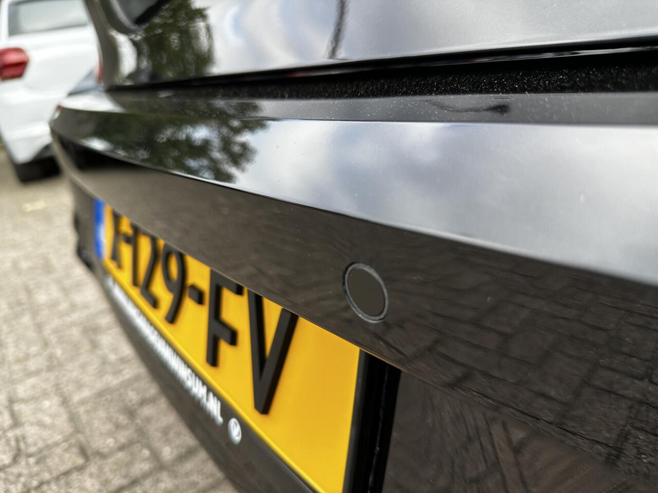 Volkswagen GOLF 1.5 eTSI R-Line Lmv Adcruise Pdc Applecarplay Navi Acamera Automaat Nap Stoelverwarming Stuurverwarming