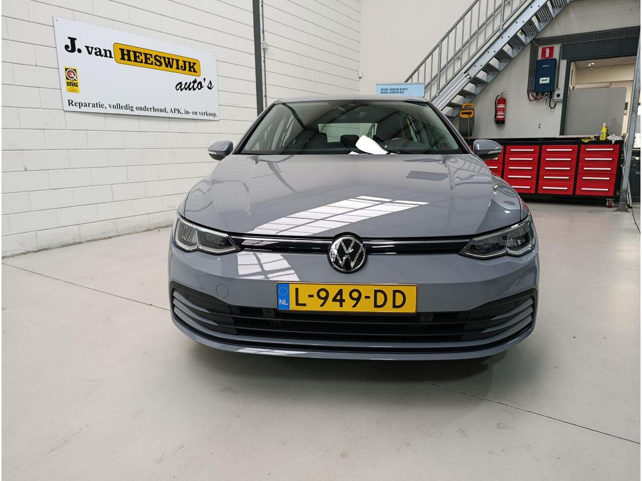 Volkswagen GOLF 1.0 eTSI Life Pdc V+A | Lmv | Automaat !
