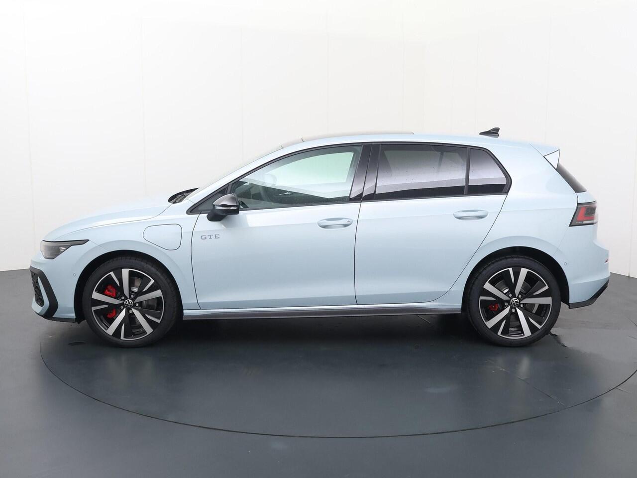 Volkswagen GOLF 8 GTE 1.5 eHybrid 200 kW / 272 PK Hatchback 6-DSG | Panoramadak | Black Style |
