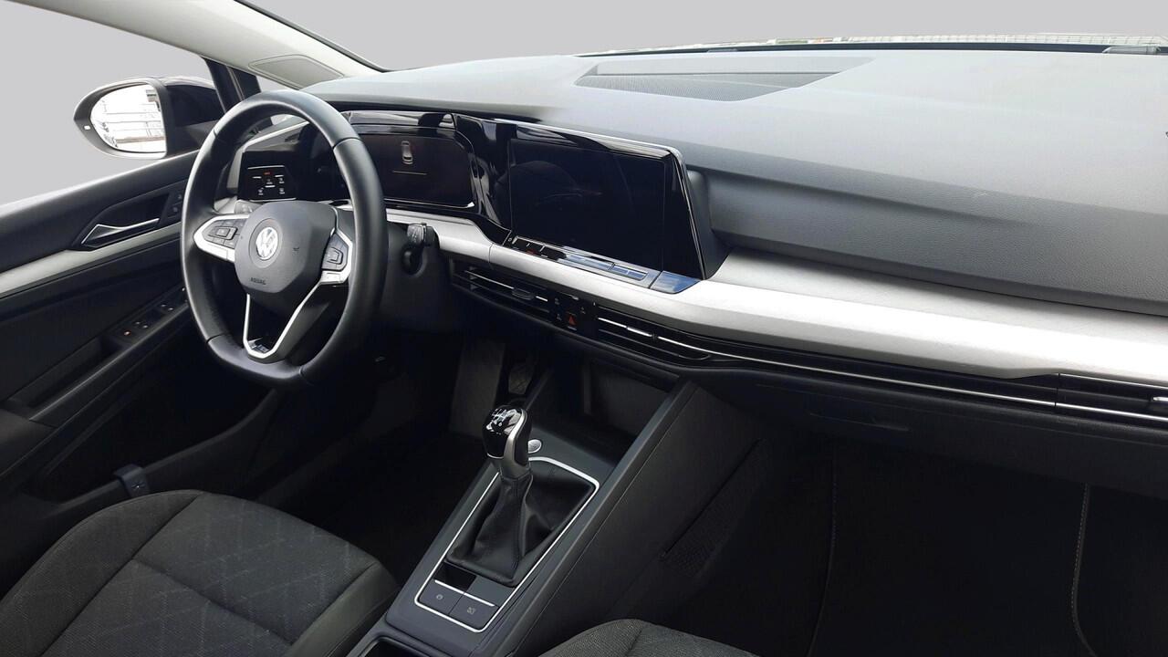 Volkswagen GOLF 1.0 TSI 110pk Life | Navigatie | App Connect | Parkeersensoren