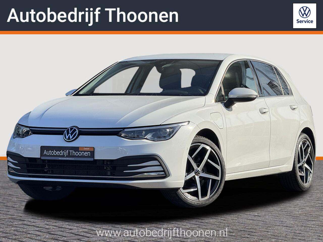 Volkswagen GOLF 1.4 eHybrid Style Trekhaak | elk. stoelen | Camera | dodehoek