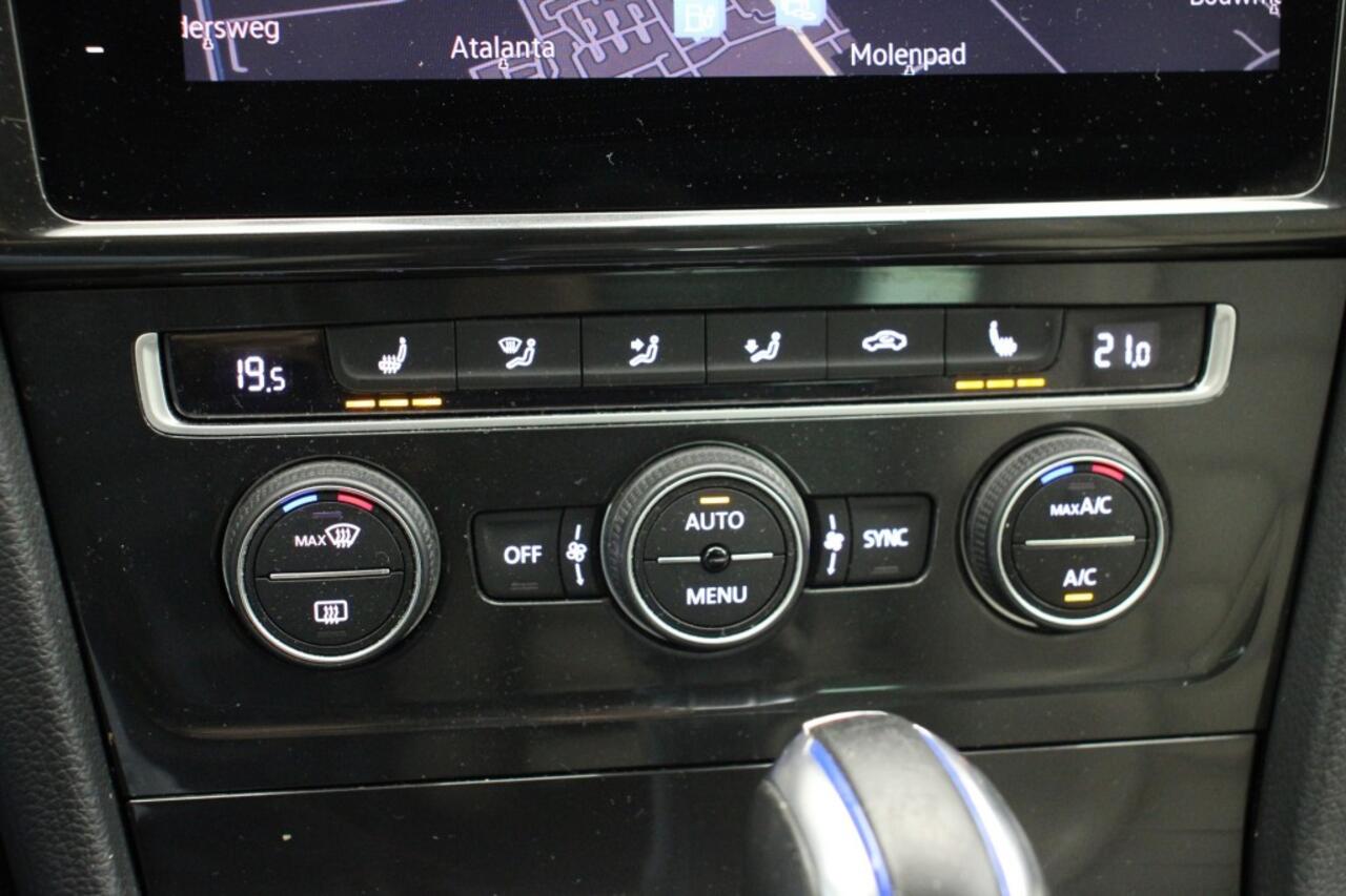 Volkswagen GOLF e-Golf - Carplay, Camera, Leer, Stoelverw. SOH 88%