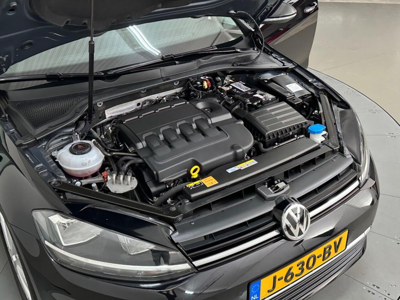 Volkswagen GOLF 1.6 TDI COMFORTLINE BNS ACC ERGO STOEL UNIEK