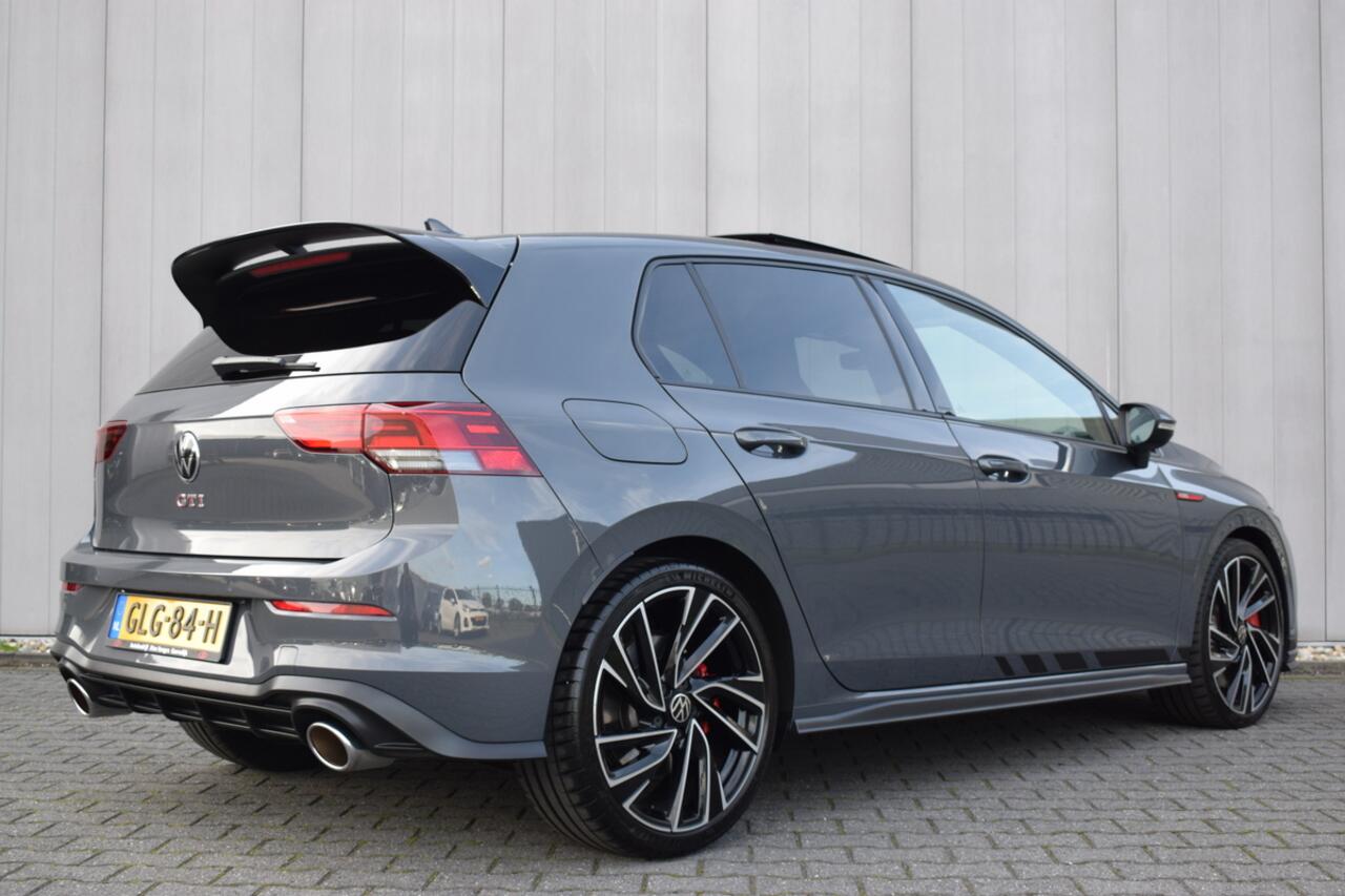 Volkswagen GOLF 2.0 TSi 300pk GTI Clubsport Panoramadak | IQ LED | Virtual | Sfeerverlichting | Carplay | Velours
