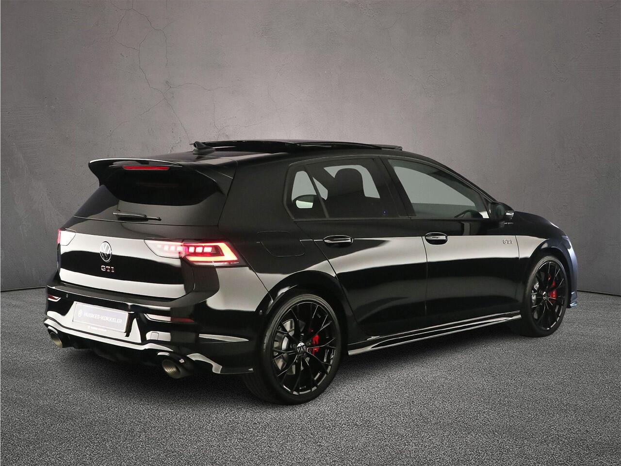 Volkswagen GOLF GTI Clubsport 2.0 TSI 300pk DSG Automaat Akrapovic, Panoramadak, Black Style, Harman Kardon audio, Adaptive cruise control, LED matrix koplampen, 360 camera