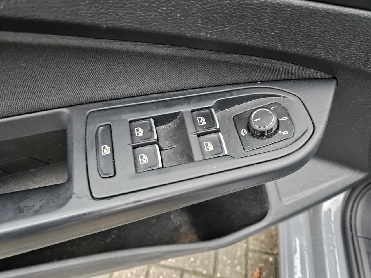 Volkswagen GOLF 1.5 eTSI Style