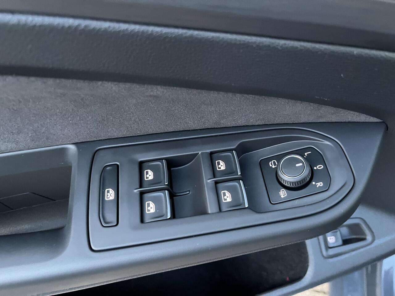 Volkswagen GOLF 1.4 eHybrid Style / AUTOMAAT/ DODE HOEK/ PARK. SENSOREN + CAMERA/ MEMORY SEATS/ STOEL-STUURVERWARM./ LED/ NAVI/ APP-CONNECT/ CLIMA/ LMV