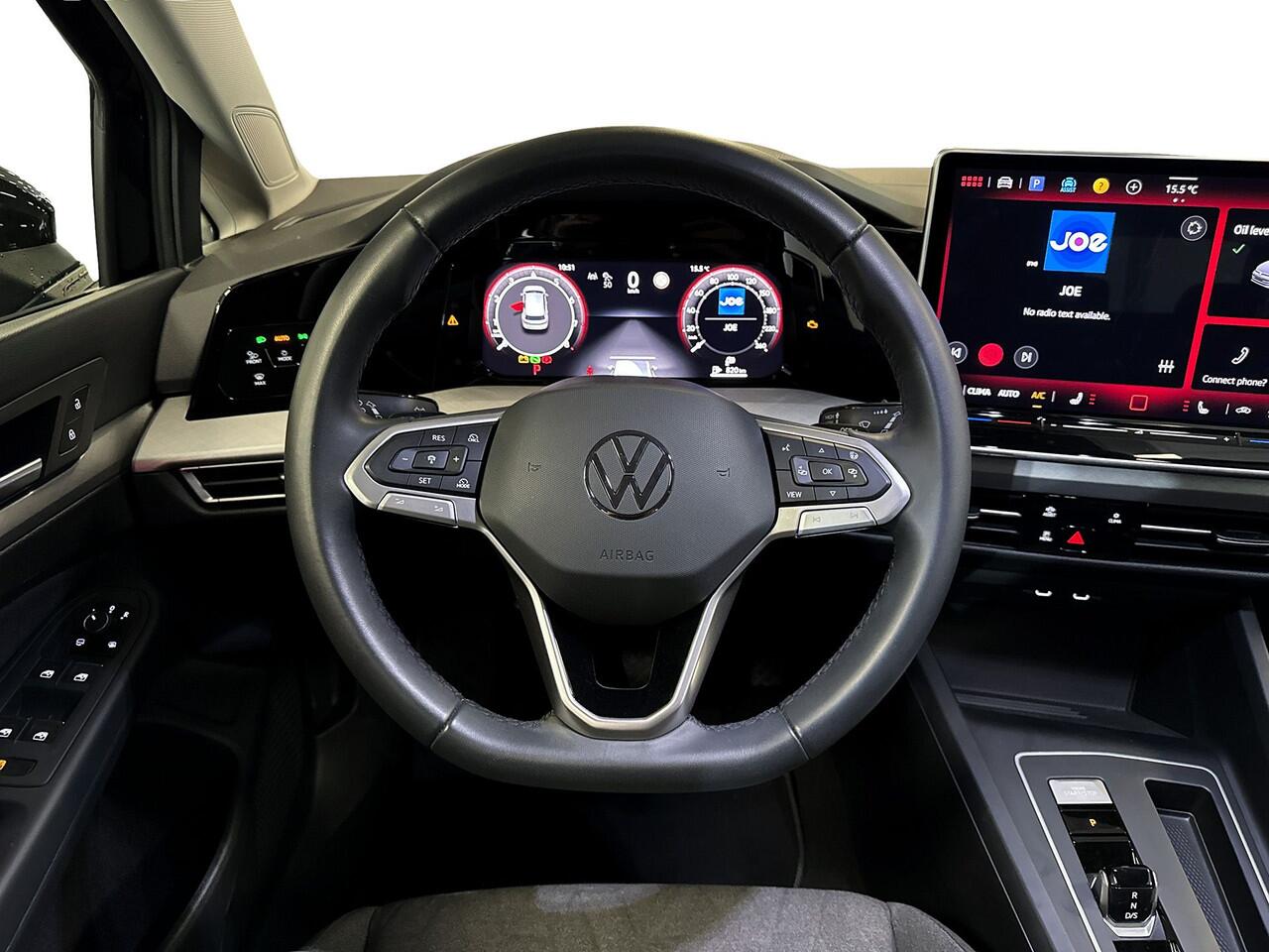 Volkswagen GOLF 1.5 eTSI 110pk Life Edition Achteruitrijcamera / Koplampverlichting led plus / 17 inch lichtmetaal / Voorstoelen verwarmbaar