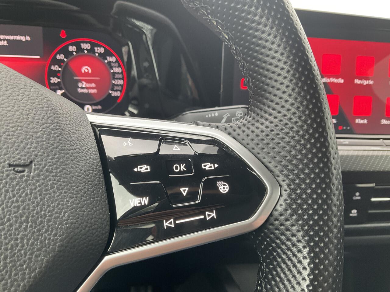 Volkswagen GOLF 1.5 eTSI R-Line Business+ Automaat Adap.Cruise Stoel/Stuurverw Led Sfeerverlichting!